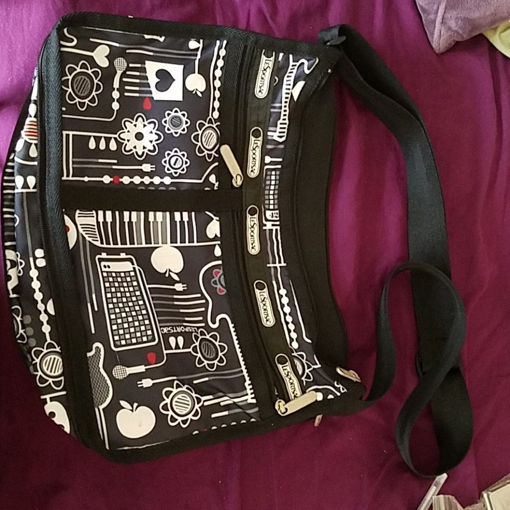 Lesportsac Deluxe Everyday Bag